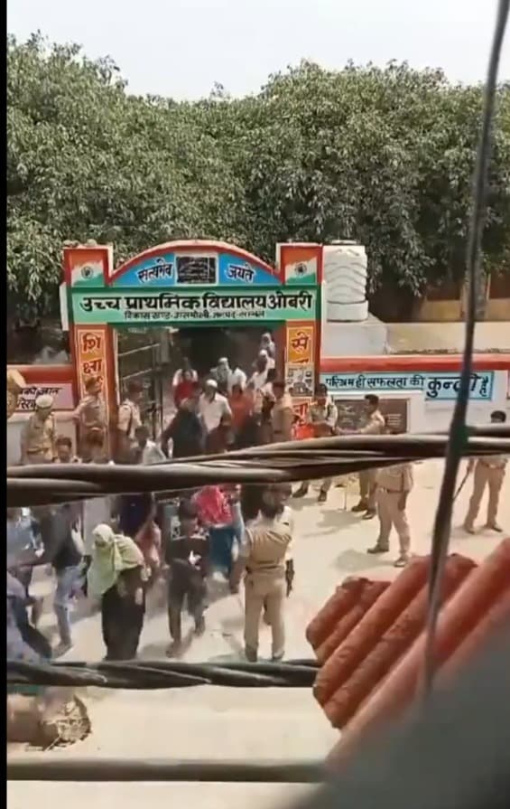 Lok Sabha Election 2024: बदायूं में आदित्य यादव का पुलिस के खिलाफ धरना, संभल में वोटर्स पर लाठीचार्ज