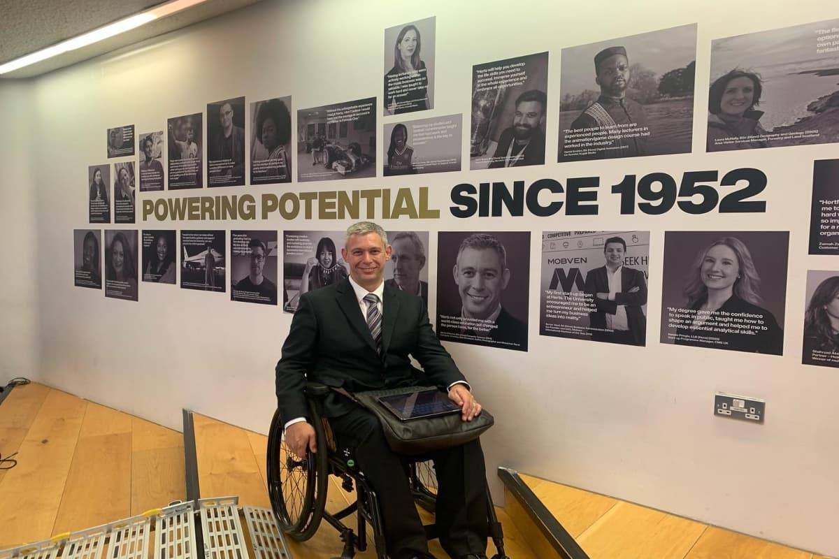 13 साल तक अपने ही शरीर में कैद था यह शख्स, कहानी सुनकर हो जाएंगे हैरान