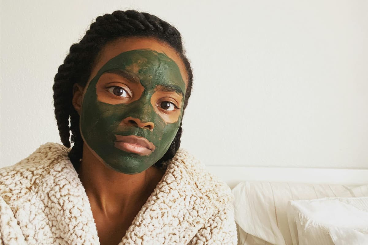 Skin Care: चेहरे से हटाना चाहते हैं पिंपल के जिद्दी दाग? आज ही ट्राई करें ये फेस पैक