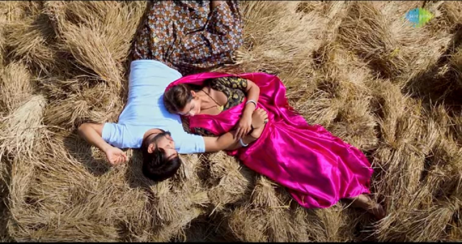 Bhojpuri Song : अब भूल जा ‘मरून कलर सड़िया’…ट्रेंडिंग में आयल बा ‘मीठी मीठी बोलिया’