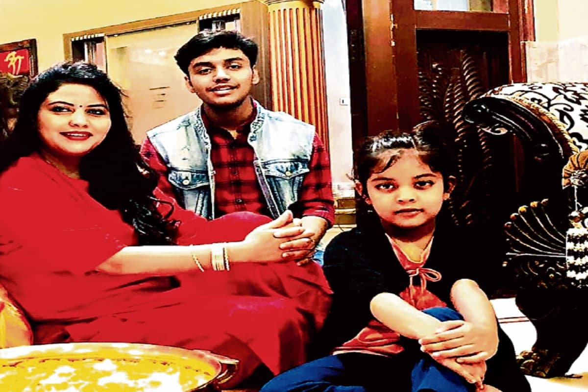 Mother's Day 2024: बच्चों की जिम्मेवारी संभालने के साथ ड्यूटी भी करती हैं झारखंड की ये महिलाएं, पढ़ें इनके जज्बे की कहानी