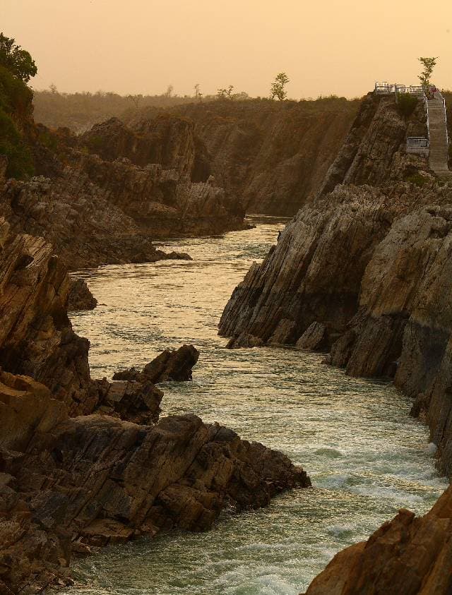 मध्यप्रदेश के जबलपुर में है मां नर्मदा का उद्गम स्थल, देखते ही बनता है नजारा