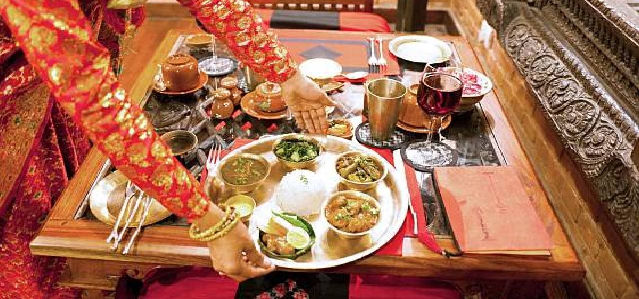 Nepal Famous Food: नेपाल के ये मशहूर व्यंजन आपको उंगलियां चाटने पर मजबूर कर देंगे, जाएं तो जरूर चखें