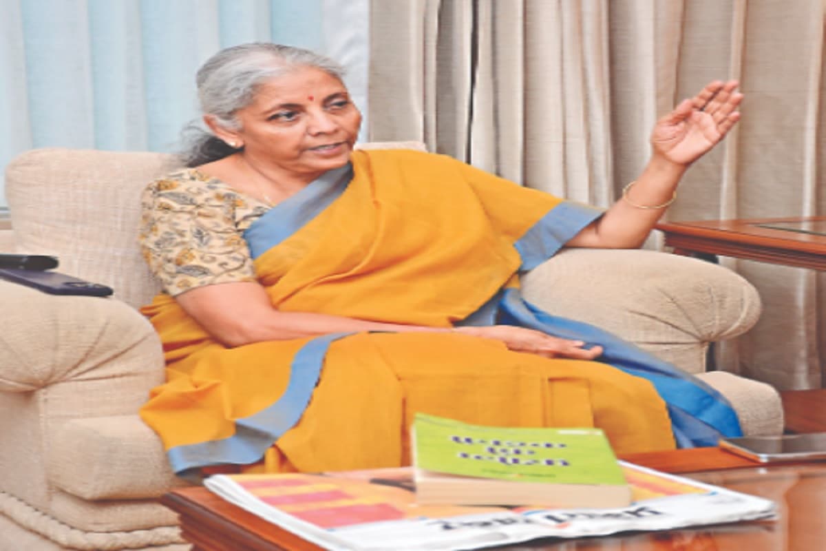 CBI एवं CAG के डर से बैंकों ने निर्णय लेना ही छोड़ दिया था, प्रभात खबर से बोलीं वित्त मंत्री निर्मला सीतारमण