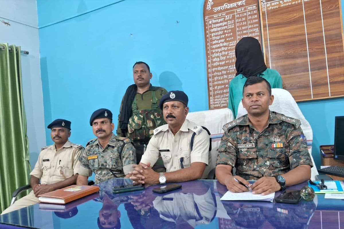 चतरा लोकसभा चुनाव से पहले शीर्ष माओवादी कामेश्वर यादव पलामू से गिरफ्तार, 15 लाख के इनामी नितेश यादव का है करीबी