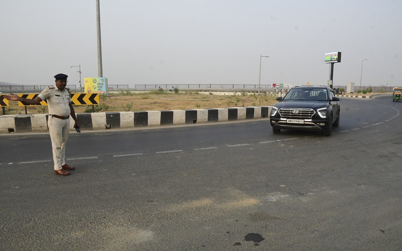 बिहार में अंतिम चरण की वोटिंग को लेकर जिलों के बॉर्डर सील रहेंगे, पटना में सिर्फ इन लोगों को मिलेगी एंट्री..