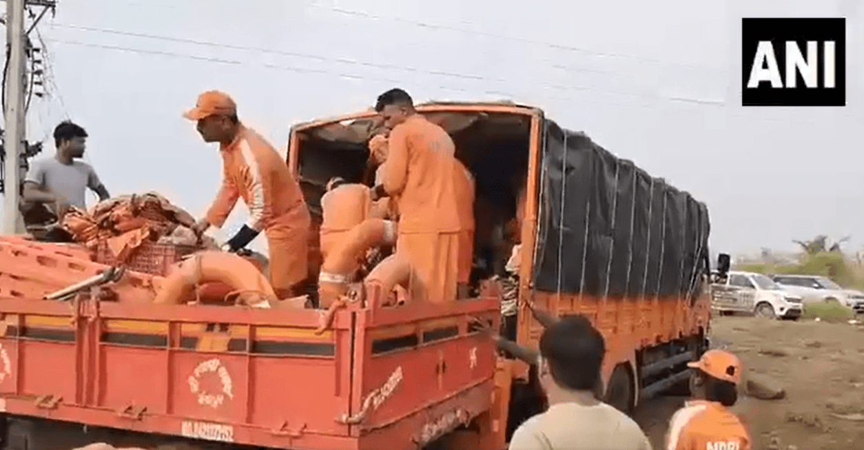 Maharashtra News: पुणे में नाव हादसे के बाद नहीं मिल रहा छह लोगों सुराग, तलाश में जुटी NDRF और SDRF की टीमें