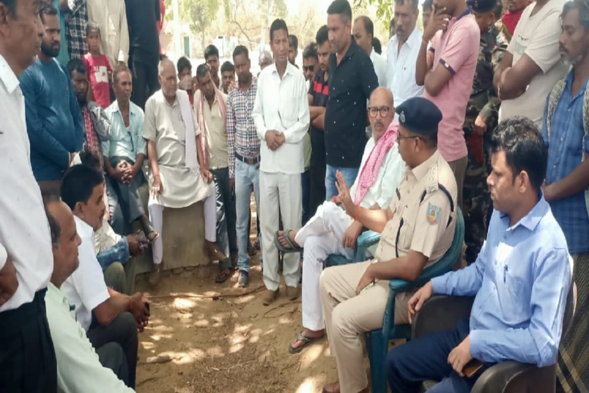 जामताड़ा में डंपर की चपेट में आकर बच्चे की मौत, ग्रामीणों ने विरोध में सड़क किया जाम