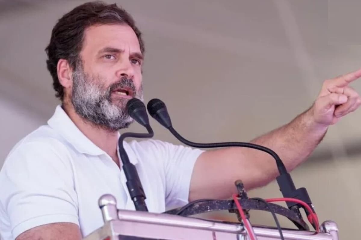 Rahul Gandhi Jharkhand Rally: गुमला में गरजे राहुल गांधी, बीजेपी को बताया आदिवासी विरोधी