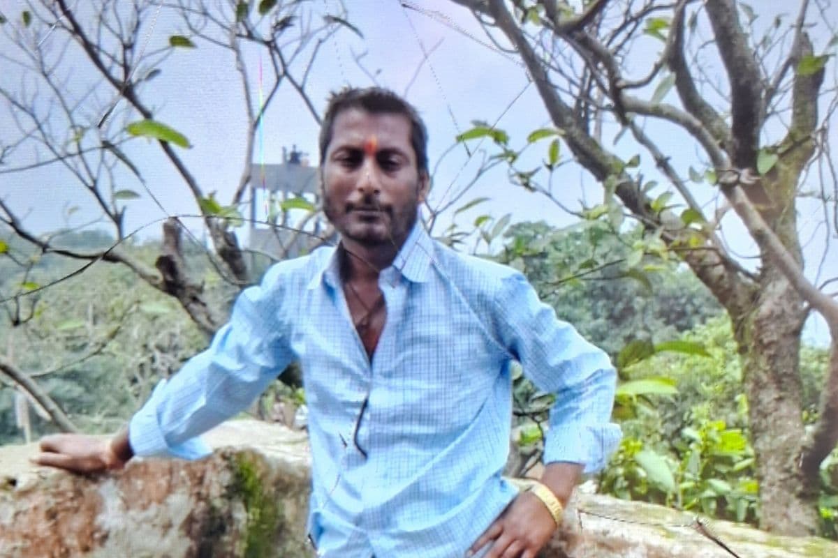 Jamshedpur Crime News: जमशेदपुर में बेसन-सत्तू सप्लायर की लाठी-डंडे से पीटकर व पत्थर से कूचकर हत्या
