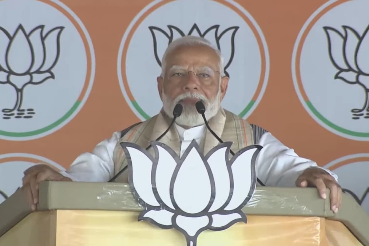 PM Modi In Jharkhand: पीएम मोदी ने कांग्रेस पर बोला हमला, कहा- पाकिस्तान को लव लेटर भेजती थी पिछली सरकार