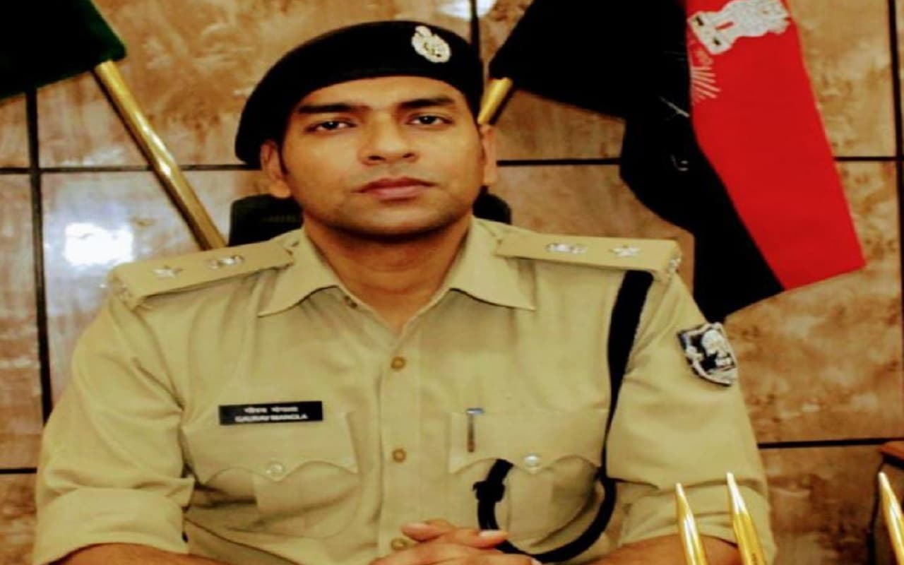 सारण एसपी के पद से हटाए गए गौरव मंगला, चुनावी हिंसा मामले के बाद बड़ा एक्शन, ये होंगे नए पुलिस कप्तान..