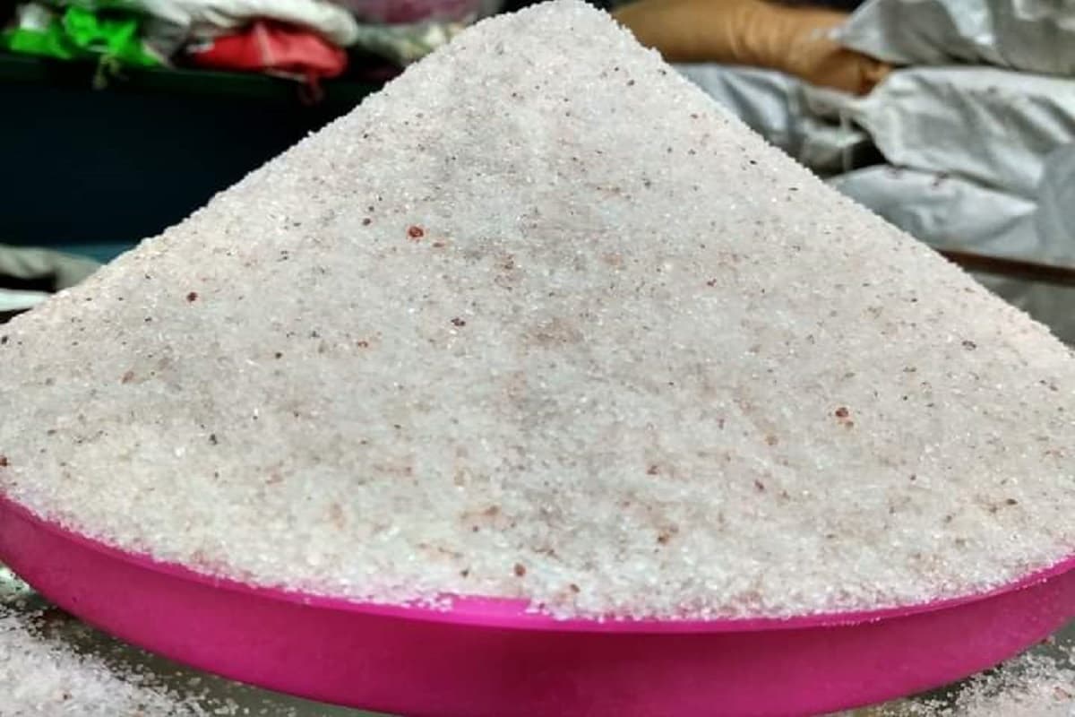 Benefits Of Rock Salt: सिर्फ व्रत में ही नहीं, कई बीमारियों के इलाज में भी फायदेमंद है सेंधा नमक का सेवन