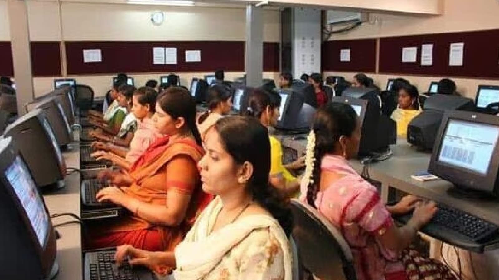 PMI: 14 साल के रिकॉर्ड हाई पर पहुंचा भारत का सर्विस सेक्टर