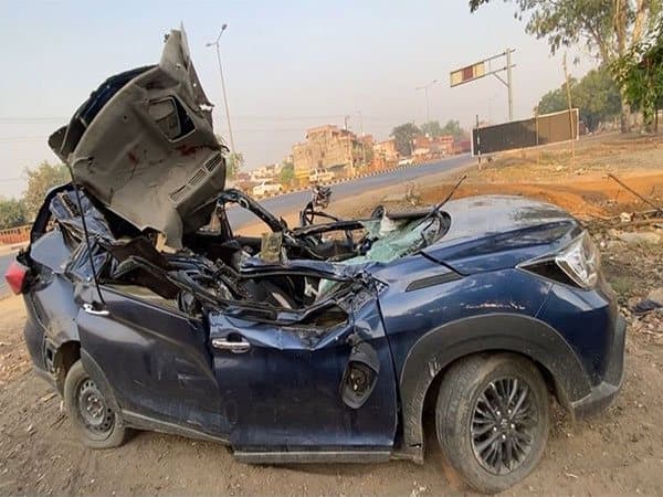 UP News : हापुड़ में सड़क दुर्घटना, 6 लोगों की मौत