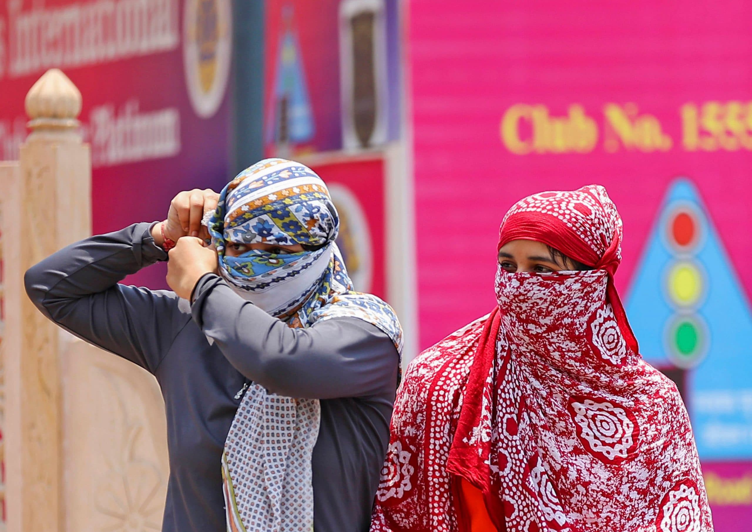 Heat Wave: भीषण गर्मी ले रही है लोगों की जान, यूपी में 100 से ज्यादा की मौत, जानें झारखंड-बिहार का हाल