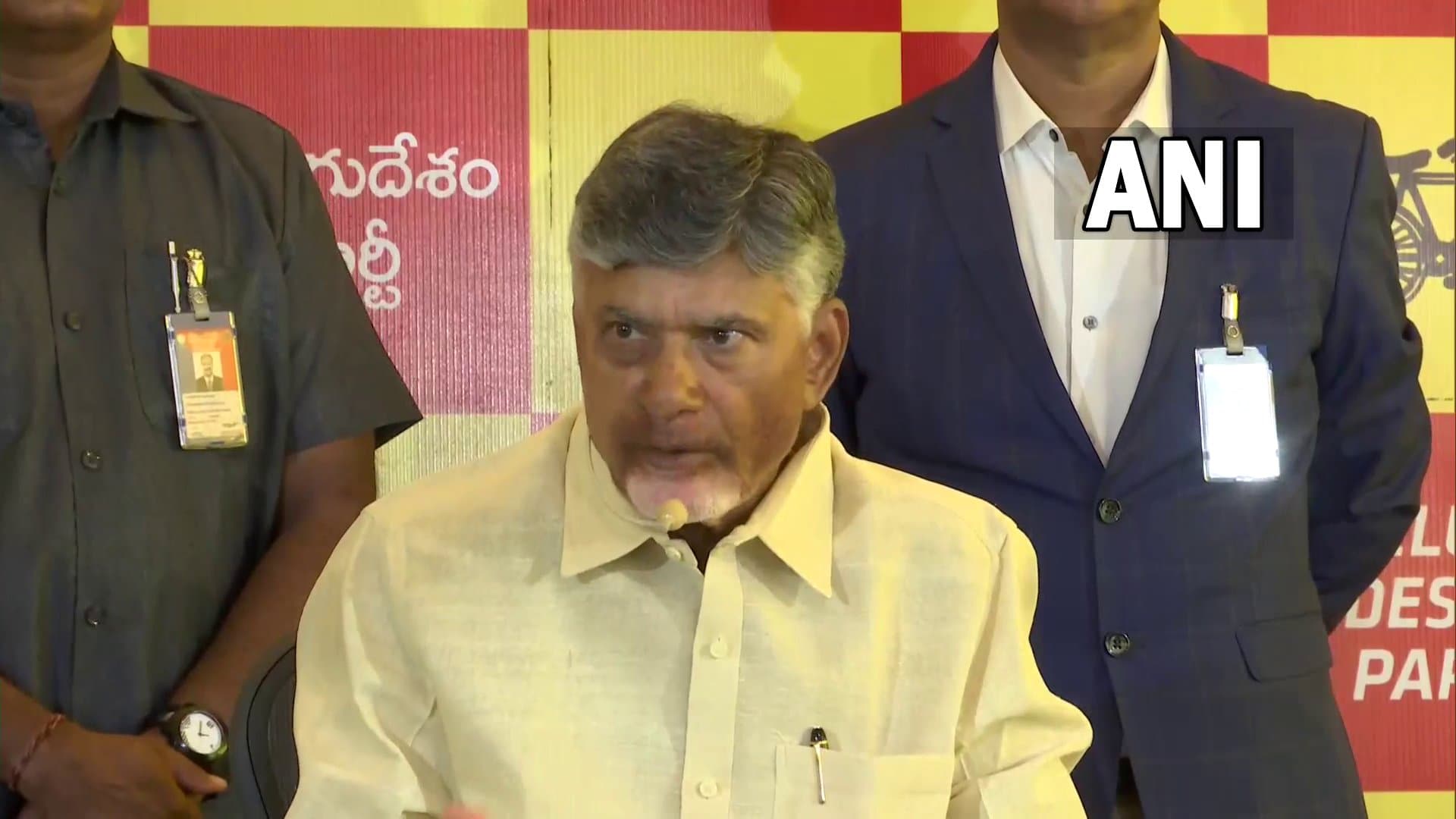 Chandrababu Naidu : दिल्ली रवाना होने से पहले चंद्रबाबू नायडू ने कहा-NDA ने बेहतर प्रदर्शन किया, हम साथ-साथ हैं