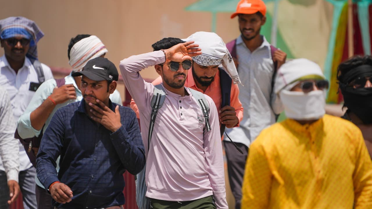 Bihar weather: प्रचंड गर्मी और तेज धूप से किसान परेशान, फसल सूखने के कगार पर