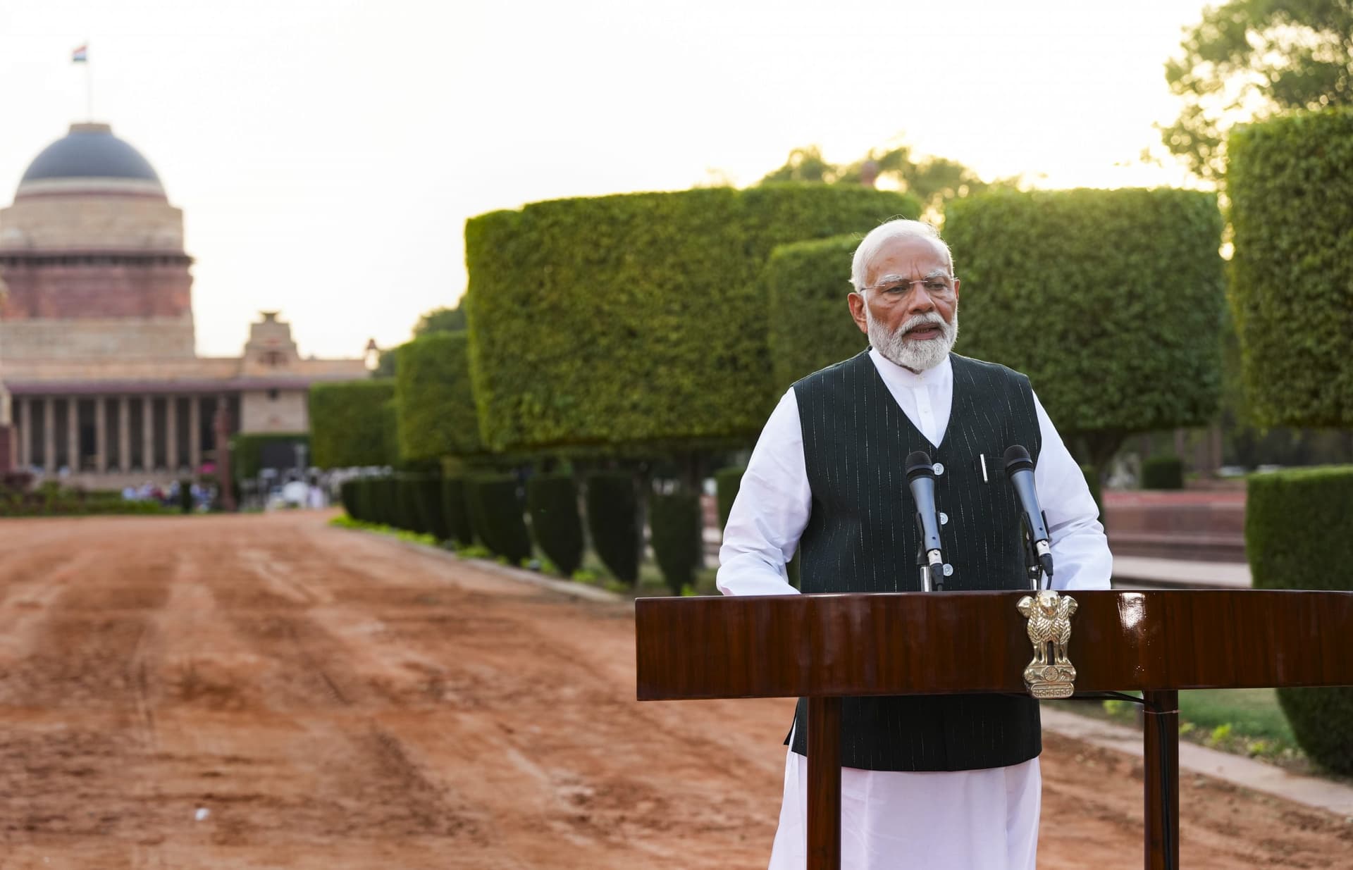 जमीन से आसमान तक नजर, चाक चौबंद सुरक्षा, पड़ोसी देशों के प्रमुख बनेंगे नरेंद्र मोदी के शपथ ग्रहण समारोह के मेहमान