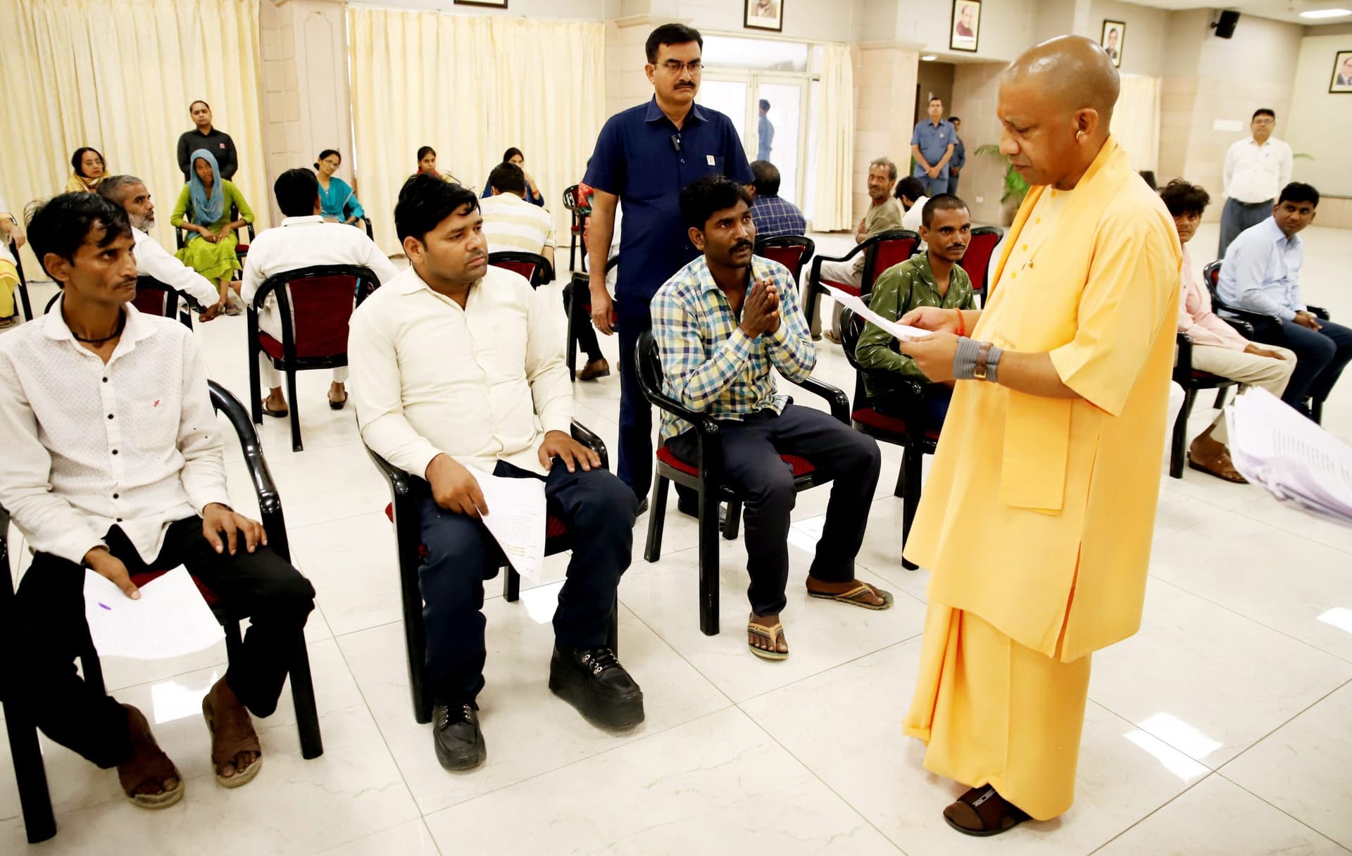UP News : यूपी में नदियों और पुराने तालाबों के किनारे से अतिक्रमण हटेंगे, सीएम योगी ने दिया ये निर्देश