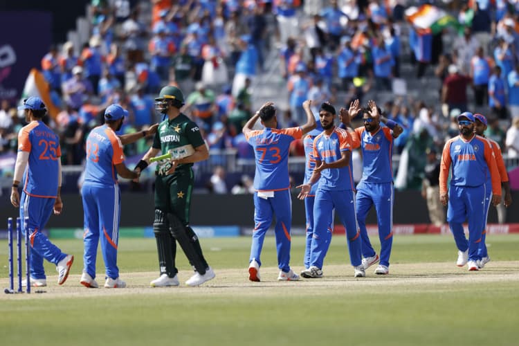 BCCI News: ये दिग्गज स्टार बन सकते हैं टीम इंडिया के फील्डिंग कोच, रिपोर्ट में किया गया दावा