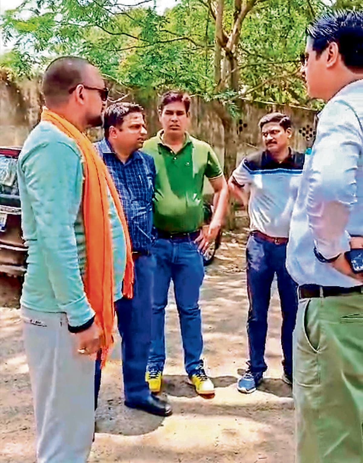 jamshedpur encroachment बारीडीह में टाटा स्टील का क्वार्टर खाली कराने गये सुरक्षाकर्मियों को खदेड़ा, दबंगों ने की फायरिंग