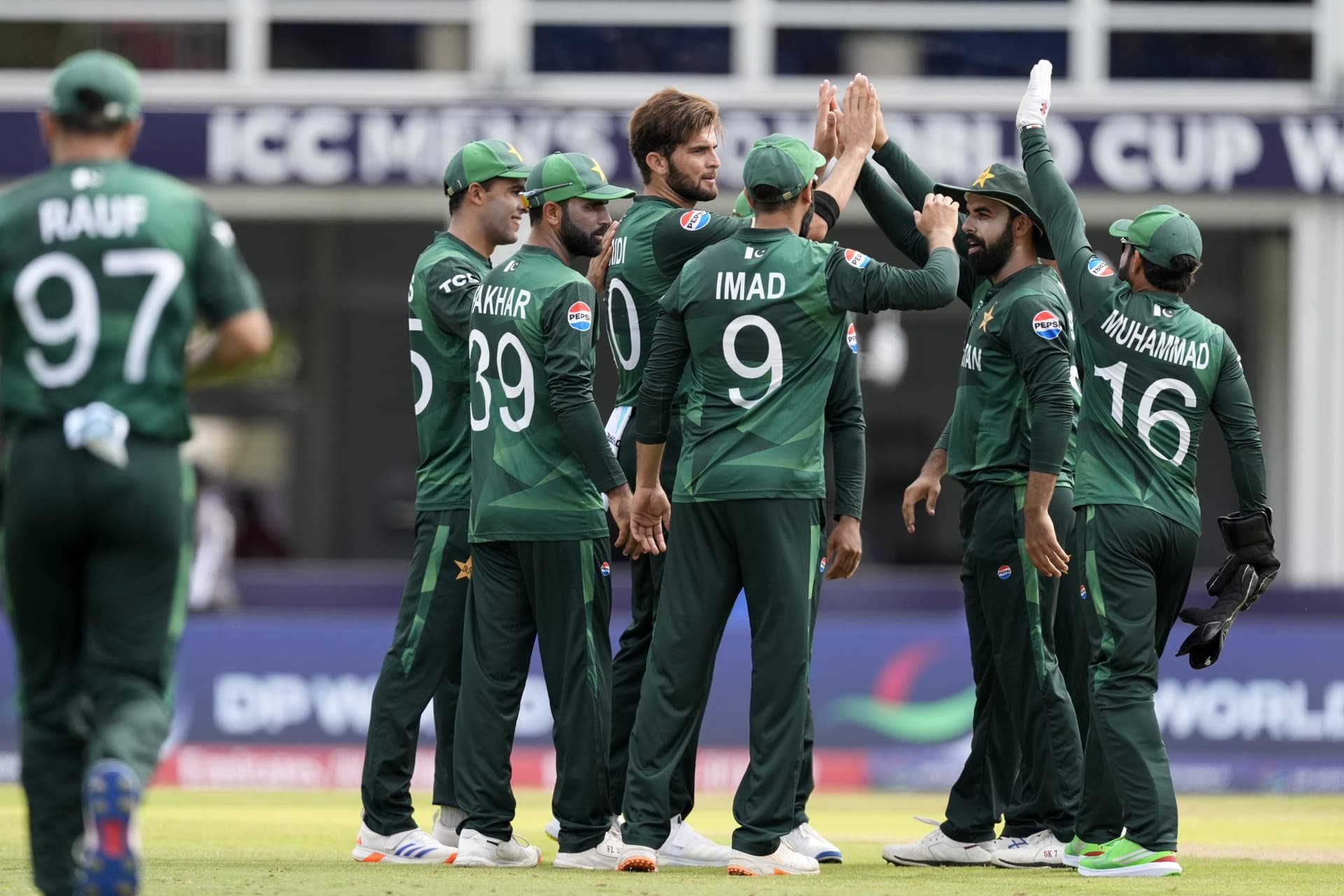 T20 World Cup: पाकिस्तान ने आयरलैंड को हराकर बचाई लाज, लेकिन आयरलैंड ने पिला दिया पानी