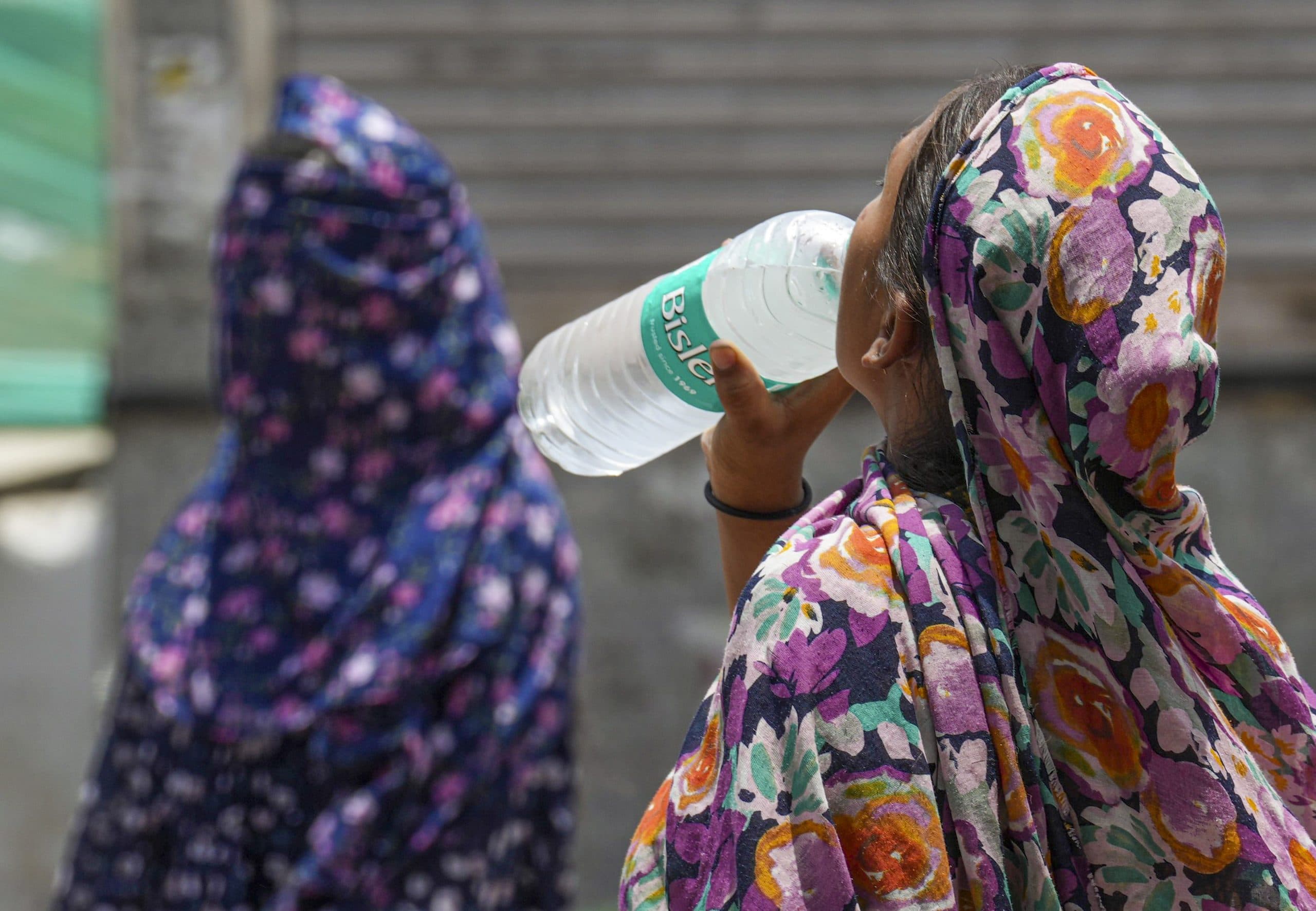 Weather Updates: फरवरी में मई-जून जैसी गर्मी! बारिश में भी आएगी कमी, मौसम ऐसे लेगी करवट