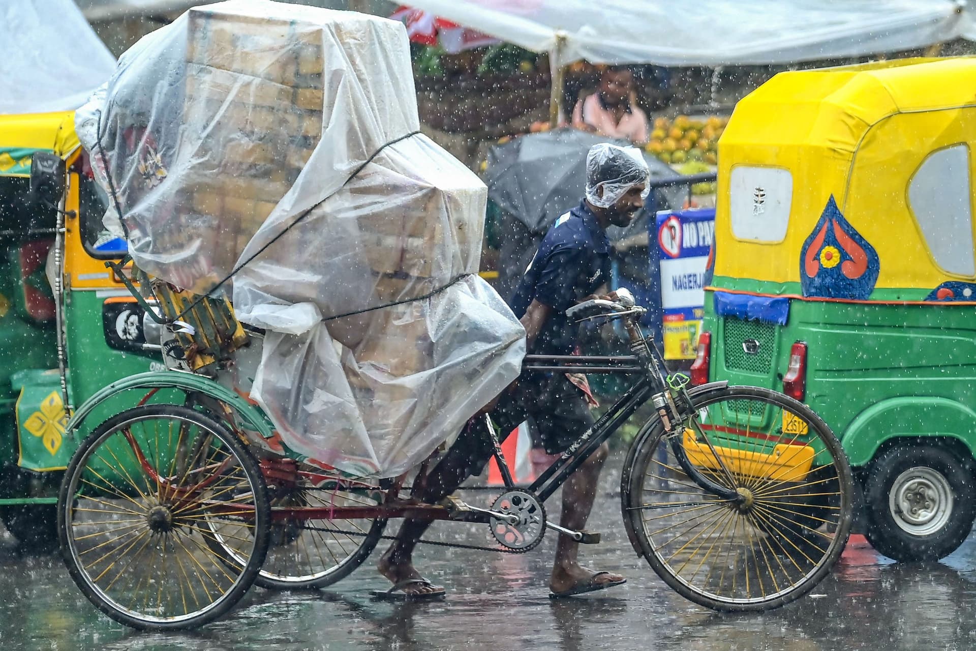Bihar weather: बिहार में मानसून का दिखा असर, जमकर बरसे बदरा, जानें लेटेस्ट अपडेट