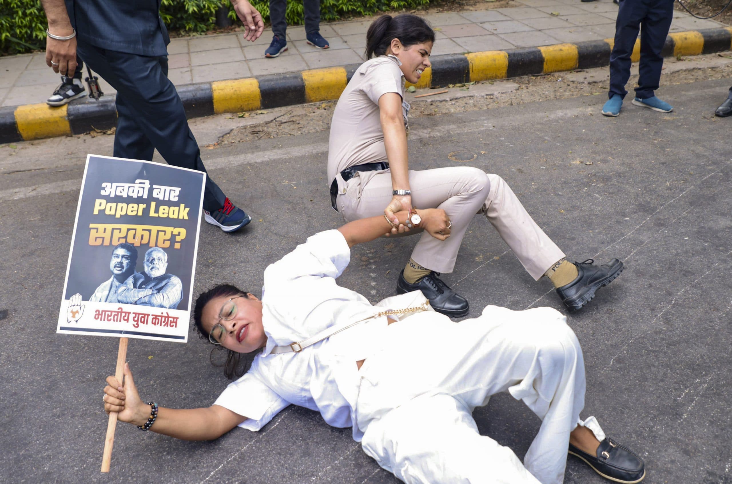 Anti Paper Leak Law : 'डैमेज कंट्रोल' कर रही है सरकार, एंटी-पेपर लीक कानून पर कांग्रेस ने कहा