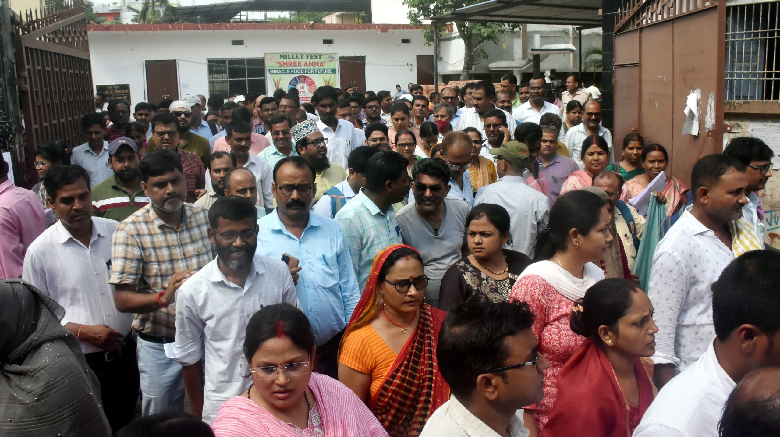 मुजफ्फरपुर में मेधा का जश्न, 'प्रभात खबर' से सम्मान पाकर खिले मेधावी छात्रों के चेहरे