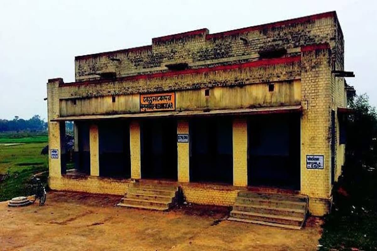 Indian Railway: भारत के इन रेलवे स्टेशनों पर नहीं रुकती है कोई भी ट्रेन, न कोई यात्री आता है नजर, जानिए आखिर क्या है राज