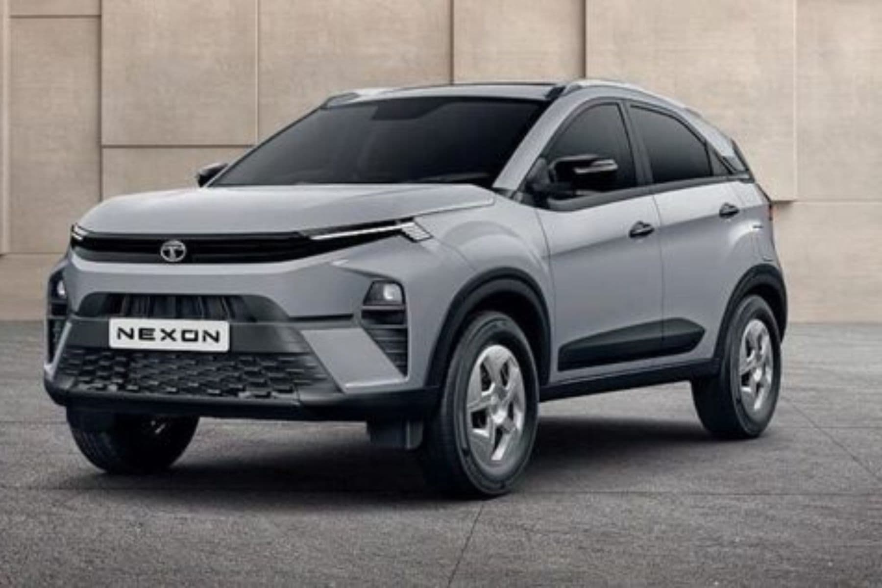 Tata Nexon पर मिल रहा है 7 इन 7 सेलिब्रेशन ऑफर, एसयूवी पर 1,00,000 तक की छूट