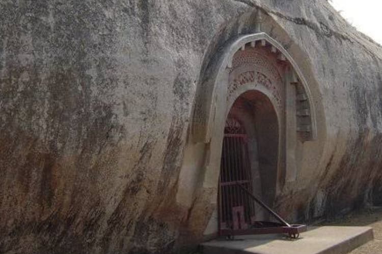 Bihar Tourism: बोधगया से मात्र 44 किलोमीटर दूर है ये रहस्यमय गुफाएं, जानें क्या है राज