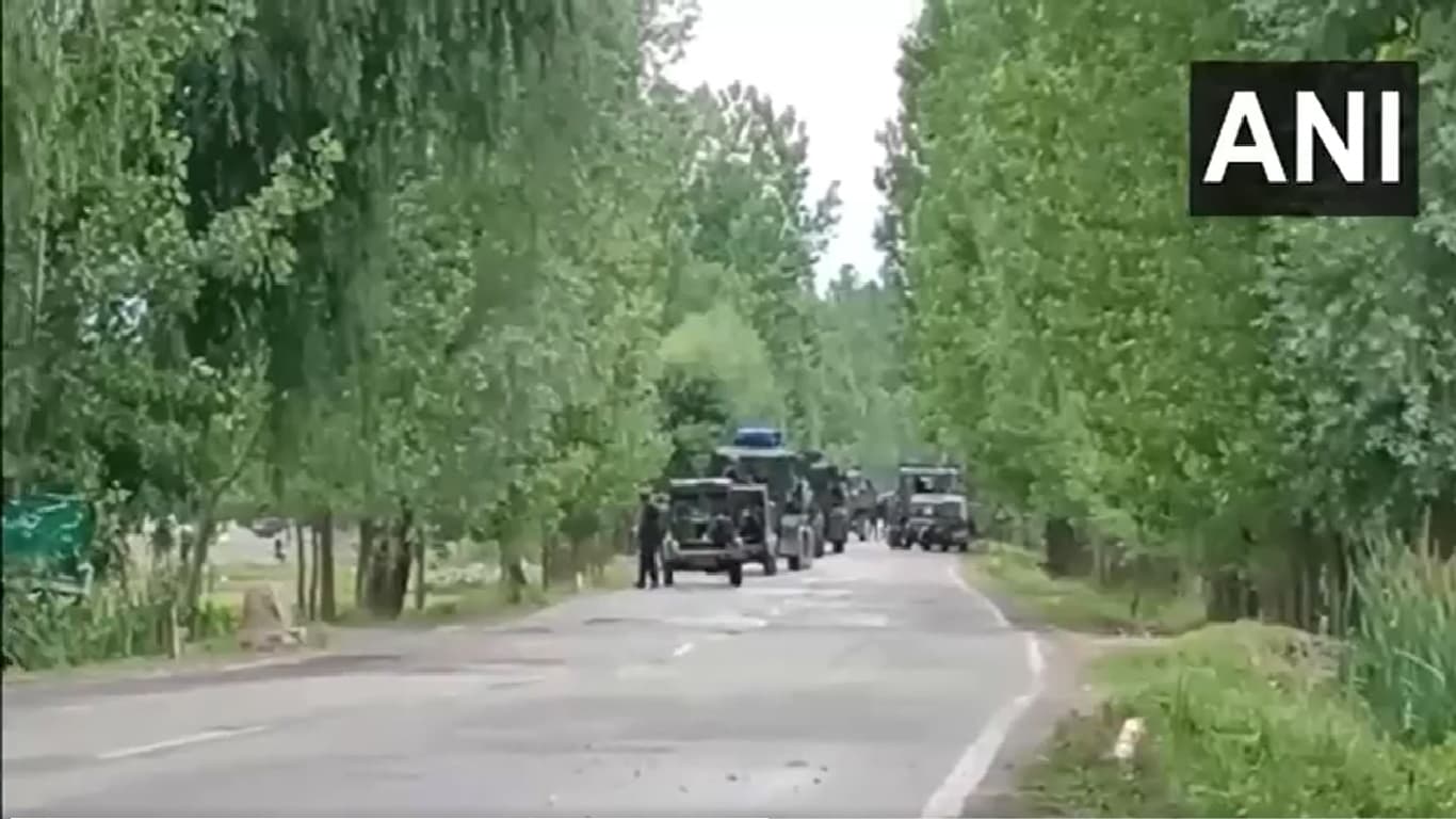 Jammu And Kashmir: बारामूला मुठभेड़ में दो आतंकवादी ढेर, दो जवान भी घायल