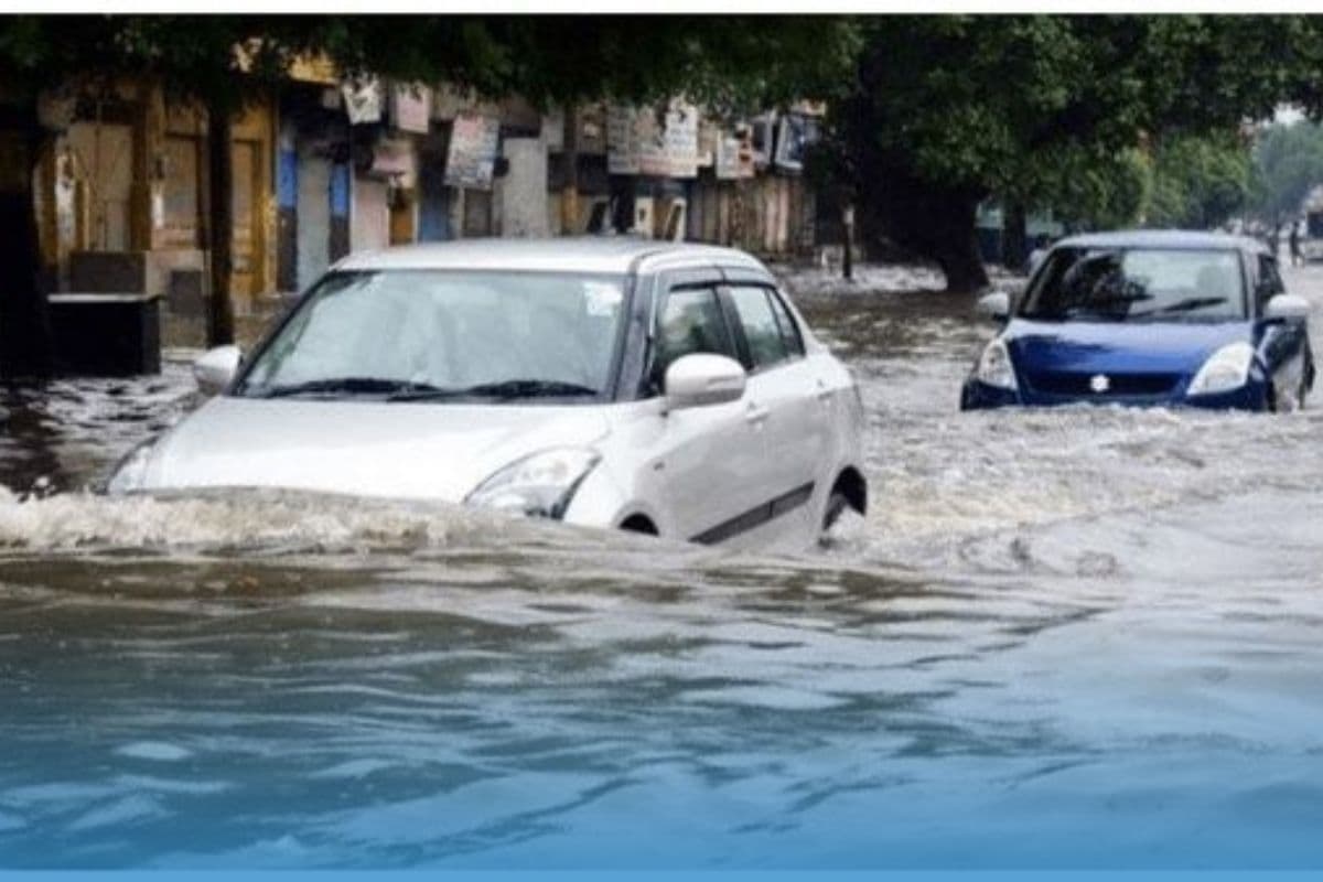 बरसात में बाढ़ जैसे हालात में भी आप सरपट दौड़ा सकेंगे अपनी गाड़ी, इन 5 उपायों को करें फॉलो