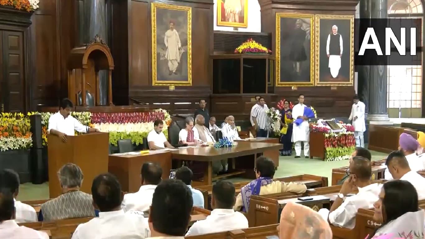Congress Parliamentary Party Meeting: सोनिया गांधी संसदीय दल की नेता चुनी गईं, राहुल के नाम पर अभी फैसला नहीं