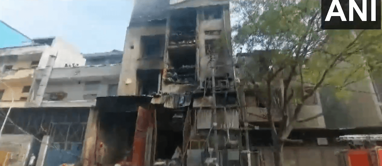 Delhi Narela Fire: गैस लीक से नरेला की फैक्ट्री में लगी भीषण आग, 3 लोगों की मौत, कई घायल