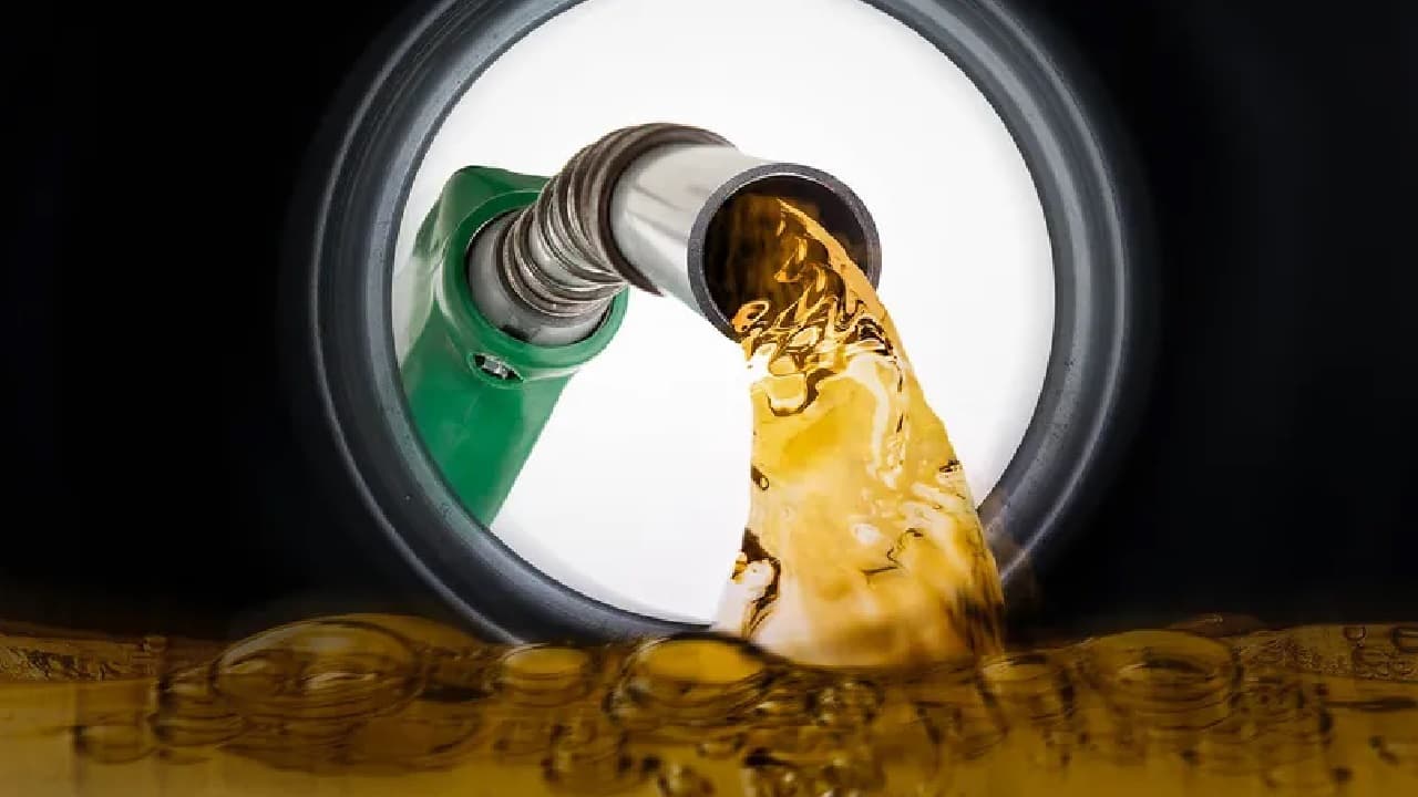 भीषण गर्मी में गच्चा खा गया डीजल, जून में 4 फीसदी घट गई बिक्री