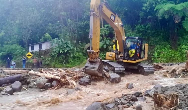 Ecuador Landslide: इक्वाडोर के सांता में भूस्खलन, 6 लोगों की मौत, 30 लापता