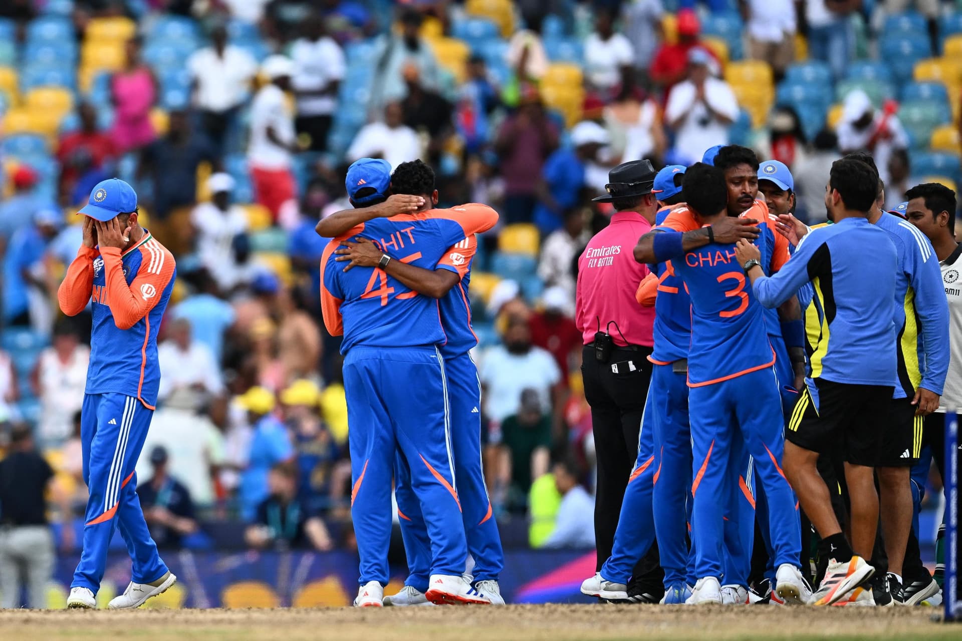 T20 World Cup 2024 चैंपियन बना टीम इंडिया, रोहित, विराट, हार्दिक की आंखों से छलके आंसू, देखें वीडियो