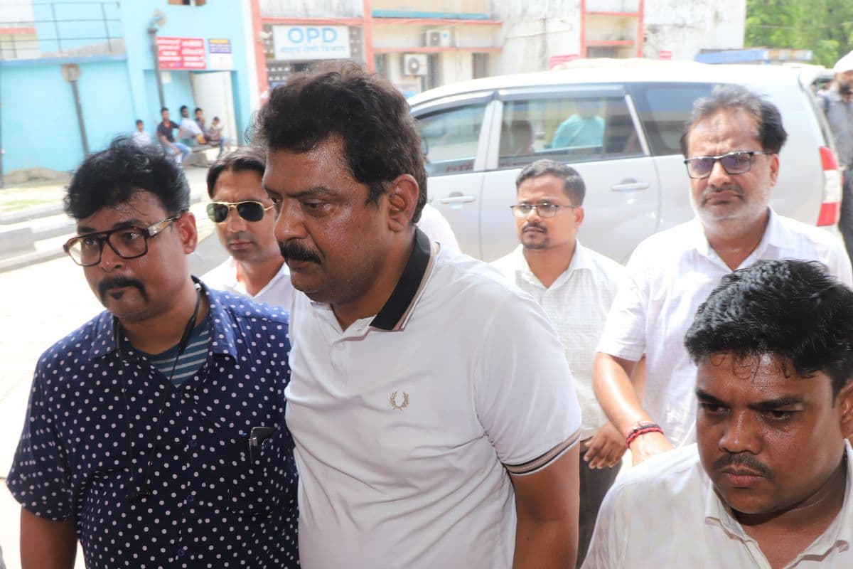 GST Scam: जमशेदपुर से 55.66 करोड़ के जीएसटी घोटाले का आरोपी स्क्रैप कारोबारी ज्ञानचंद्र जायसवाल गिरफ्तार