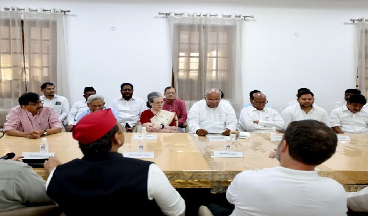 INDIA Alliance: ‘इंडिया’ गठबंधन सरकार बनाने की रेस में नहीं, खरगे बोले- सही वक्त का करेंगे इंतजार