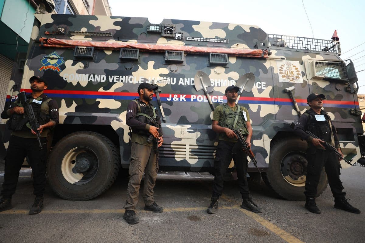 Jammu And Kashmir: डोडा मुठभेड़ में तीन आतंकवादी ढेर, टेररिस्ट अटैक के बाद एक्शन में भारतीय जवान