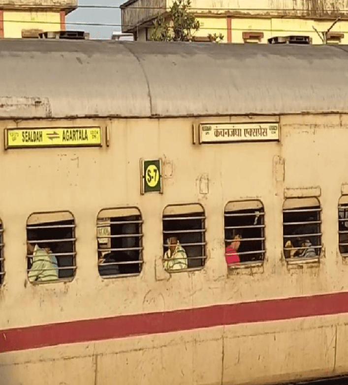 Murder In Train: बिहार में चलती ट्रेन के अंदर फयरिंग, जमीन कारोबारी का मर्डर