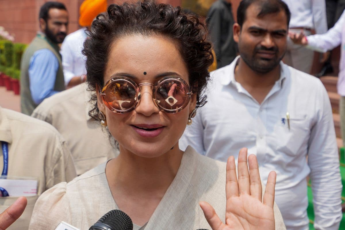 फिल्मों से अलग है राजनीति की कंगना