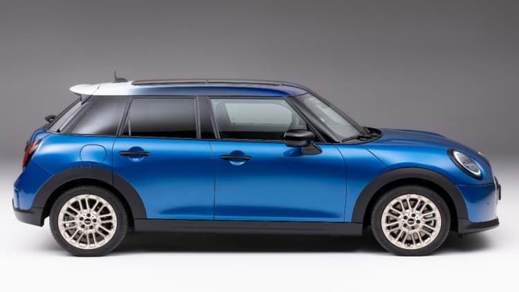 New Mini Cooper 5 Door: कैसी है नयी मिनी कूपर 5-डोर? जानिए इसमें क्या हैं फीचर्स