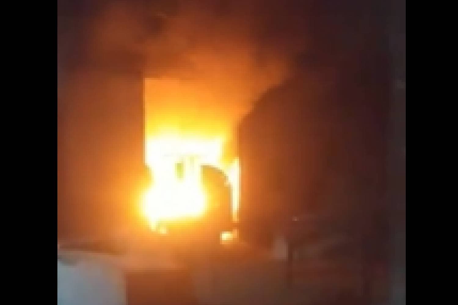 Fire in Nalanda: नालंदा में बीड़ी फैक्ट्री में लगी भीषण आग, लाखों का नुकसान