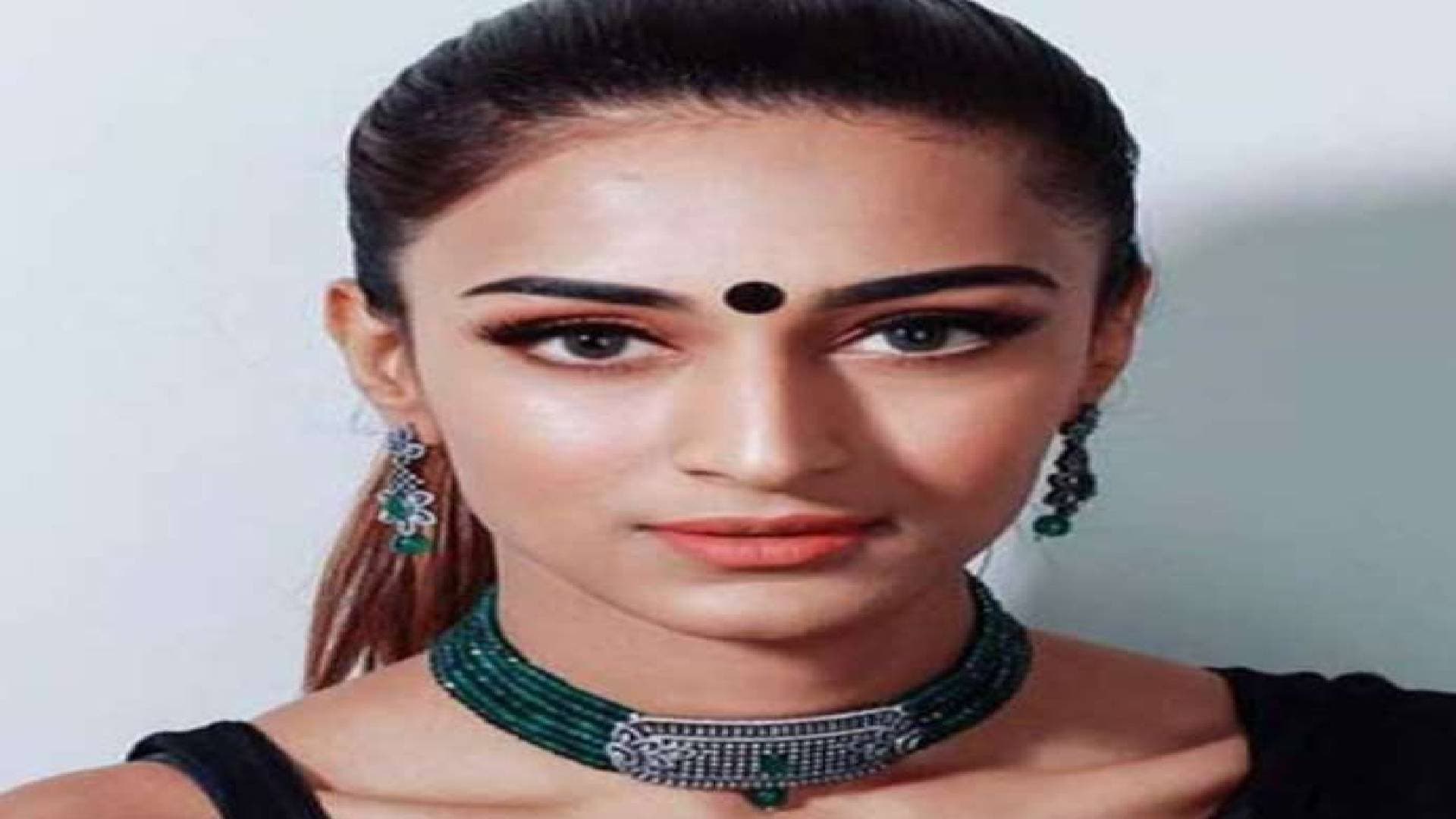 Vastu Tips for Married Women: विवाहित महिलाएं भूलकर न लगाएं काली बिंदी, जानें इसके दोष