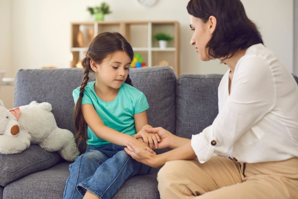 Parenting Tips: अपने बच्चों को अनुशासन सिखाने के लिए अपनाएं ये आदतें